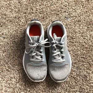 reebok size 8 grey tennis shoes